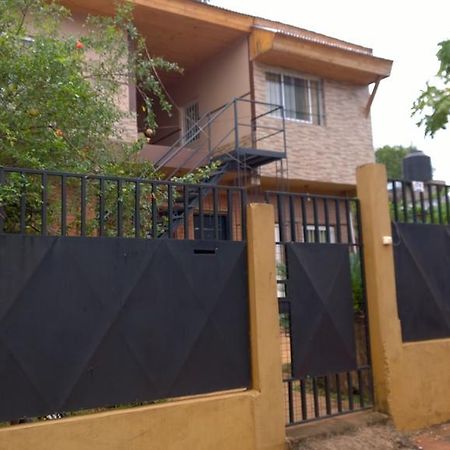 Yate I Villa Puerto Iguazu Exterior photo